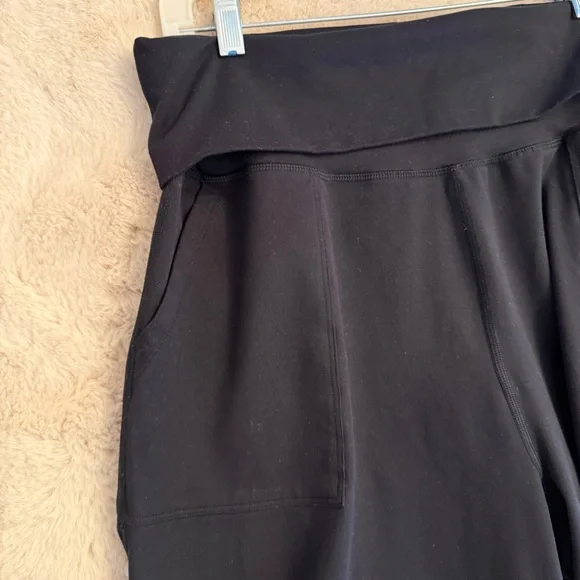 Aerie Black Relaxed Fit Yoga Pants - Picture 5 of 8